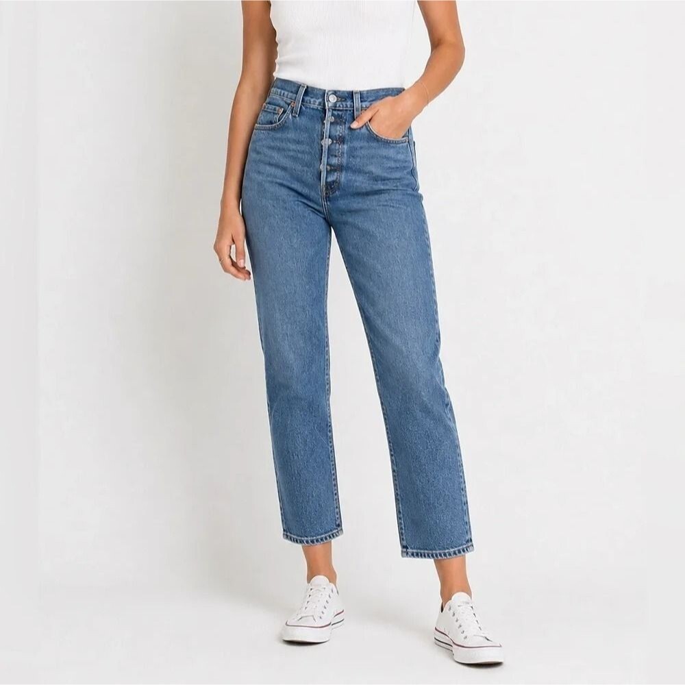 Levi's High-Rise Ribcage Straight Ankle Button Fly Light Wash Size 27 Jeans